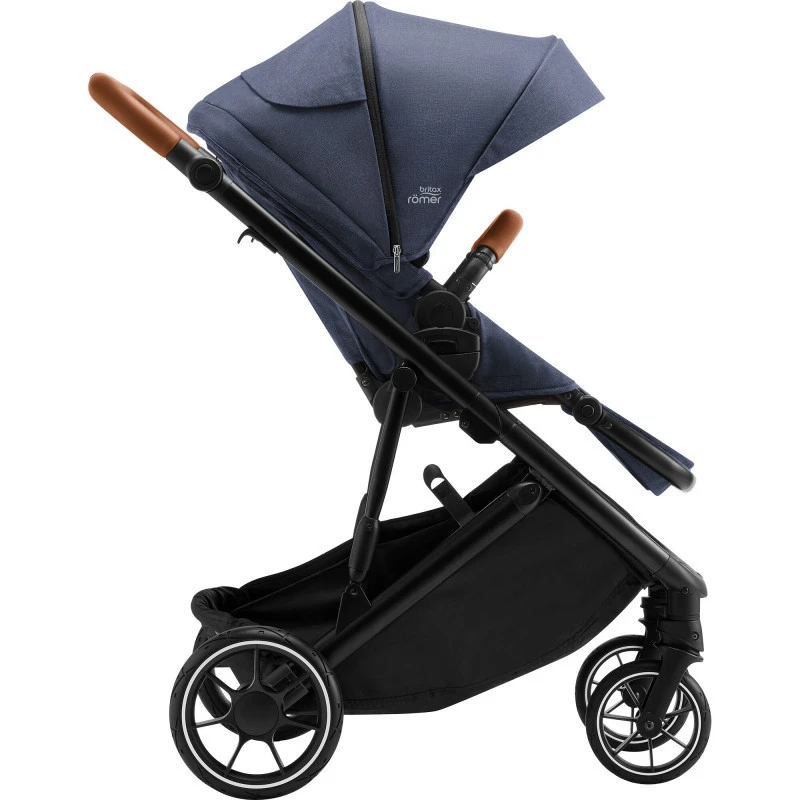 Duo Poussette Strider M + Siège Baby-Safe 5Z2 BRITAX Navy Ink/Space Black 6 Duo Poussette Strider M + Siège Baby-Safe 5Z2 BRITAX Navy Ink/Space Black – Image 4