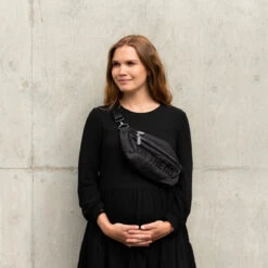 Sac Banane On The Go CHILDHOME Matelassé Noir -Made4baby sac banane on the go childhome matelasse noir 6