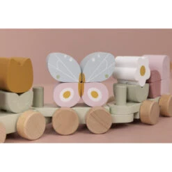 Train à Blocs En Bois LITTLE DUTCH Flowers & Butterflies -Made4baby train a blocs en bois little dutch flowers butterflies 4